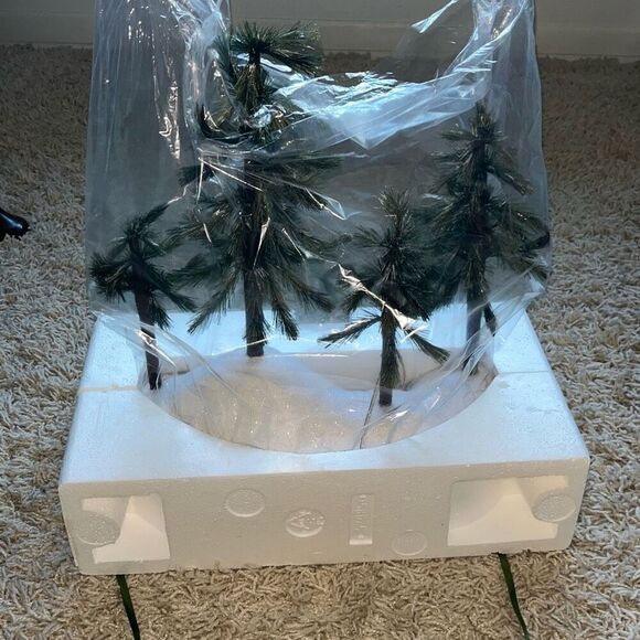 NIB Department 56 Fiber Optic Trees Green  2 available - Picture 7 of 15